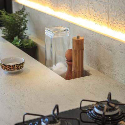 COCINA CERCA BLANC CONCRET