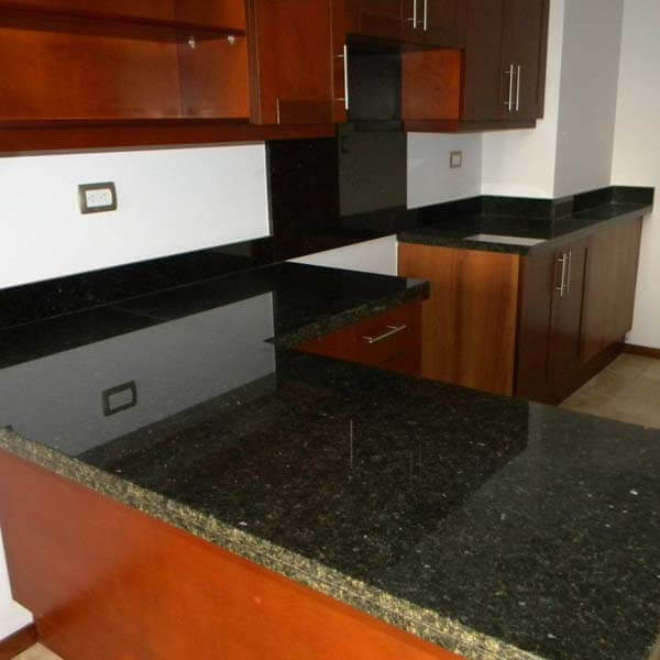cubierta_para_cocina_en_granito_verde_ubatuba