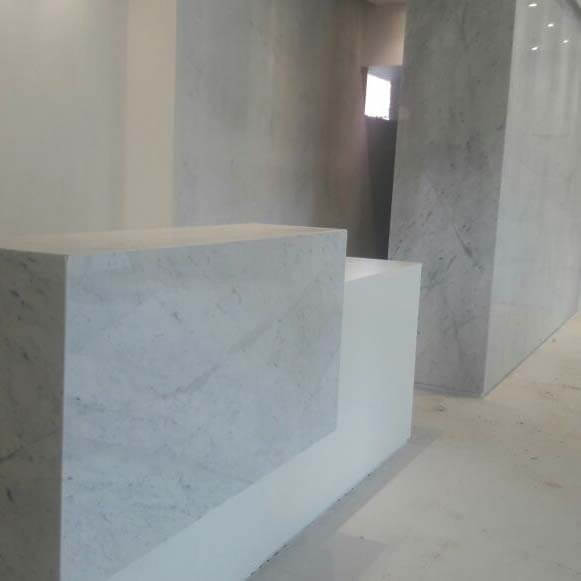 marmol carrara RECEPCION